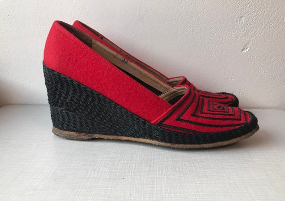 1970's Givenchy red and black espadrilles/size 8A… - image 2