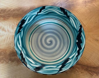 Page Thorbeck Art Pottery Serveerschaal – Southwestern Teal Lightning Wave Centerpiece