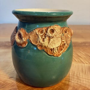 Katarina Wells Studio Art Pottery Vase Ocean Rock Seahorse Shell Relief 5.25"