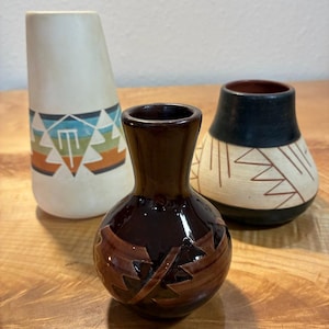 Vintage South Pine Ridge Community Native American Pottery Vase Trio, Signed M. Black Tail & L. Red Elk, South Dakota Art Pottery Lot
