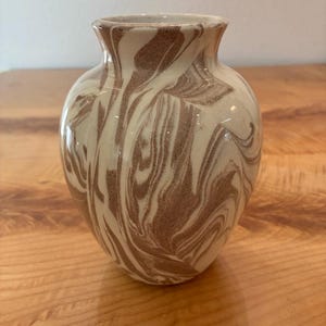 Vintage Mt St Helens Ash Ware Bud Vase, Cougar Ceramics Pink Swirl Pottery
