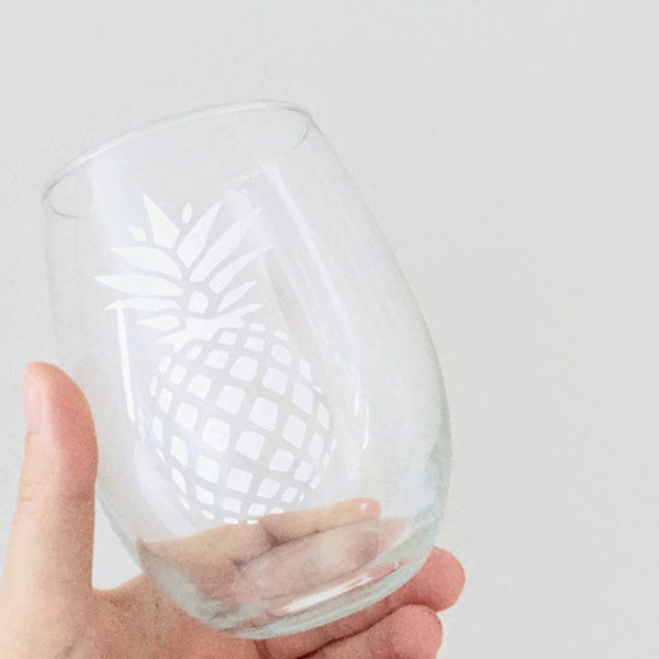 Pineapple Wine Glass, 21 Oz Stemless Wine Glass, Bridesmaids Gifts, 21st Birthday Gift, Summer Happy Hour, Southern Home Decor