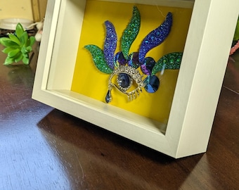 Tiny Treasure Box — Brooch & Bead Arrangement