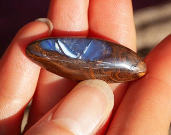 28ct Boulder Opal Cabochon | Ink Blue Crystal Pattern | Symmetrical Oval Gem for Pendant