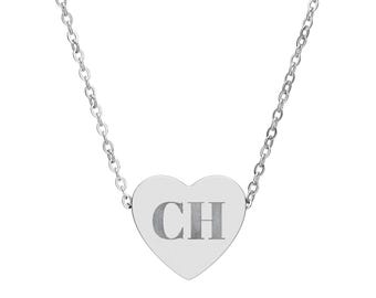 Colar com pingente de coração gravado com as iniciais de Calum Hood | Pingente personalizado