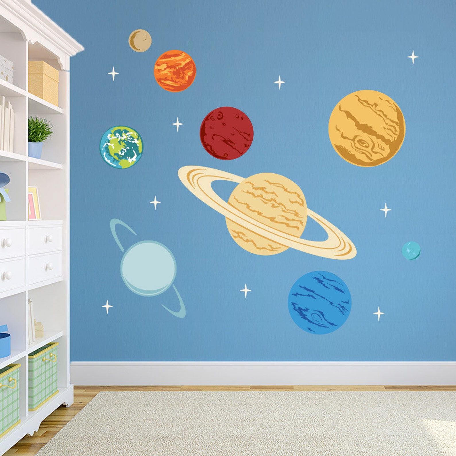 Детский сад солнечная планета. Планеты для декора детского сада. Детская в космическом стиле. Детская в стиле космос. Планеты на стене.