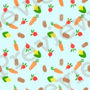 Puede incluir: Un fondo azul claro con un patrón repetido de varias verduras. El patrón incluye zanahorias naranjas, rábanos rojos, patatas marrones y maíz amarillo con hojas verdes. Las verduras están dispersas por toda la imagen.