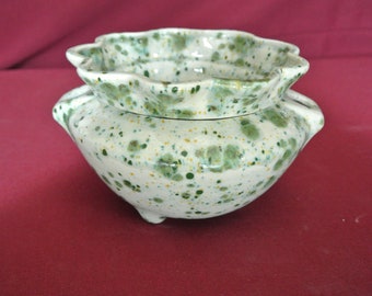 Ruffle Violet Pot (Herb Garden) (Medium)