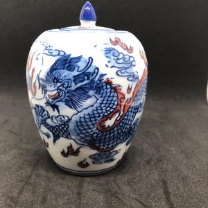 Blue White Porcelain jar: dragon pattern Sealed Jar,lid jar, tea caddy ornaments,Oriental Antique Style