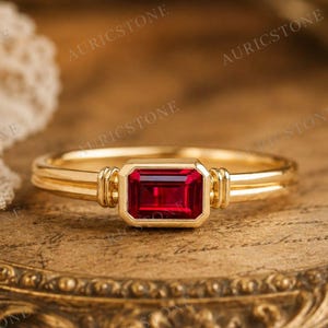 Ruby ring 925 sterlingzilveren ring, emerald cut ruby ring, minimalistische ruby sieraden, belofte ring voor vrouwen, cadeau voor haar
