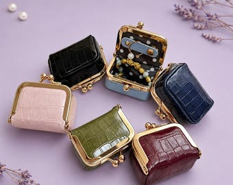 手作りのミニクロコダイル型押しジュエリーケース、かわいいキスロック式コインパース、小さなリング・ネックレス・イヤリングオーガナイザー、旅行用ジュエリー収納ポーチ