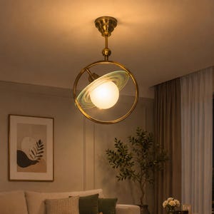 Lampada a sospensione vintage Art Déco a forma di Saturno, plafoniera in ottone stile Space Age, lampadario planetario moderno di metà secolo, lampada a globo con paralume a stella satinato