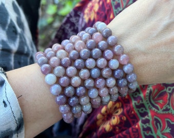 Lavender ROSE QUARTZ BRACELET // 8mm stretch bracelet // stacking gemstone healing crystals bracelet