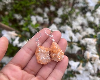 TANGERINE AURA QUARTZ//draad gewikkeld sterling zilveren oorbellen