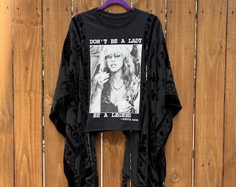 Haut upcyclé // Kimono STEVIE LEGEND // VELVET noir avec pompons