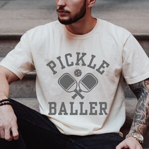 Pickleball Shirt für Papa Geschenk Pickle Ball Spieler Geschenk für Trainer T-Shirt Pickle Baller Geschenk Pickleballer Team Sport T-Shirt Ehemann Geburtstag Dink