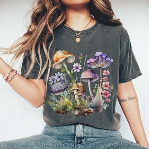 Mushroom Botanical Tshirt Aesthetic Shirt Cottagecore Clothing Botanical Gift For Her Graphic Tee Plant Lover Tee Cottage Core Fungus Shirt