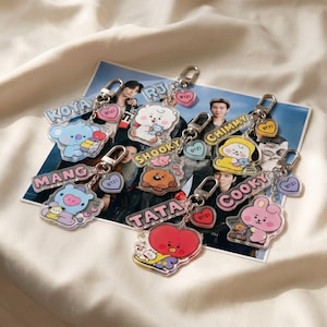 BT21 Akrylnyckelring - BTS Kawaii Ryggsäck Berlock - Söta Kpop-tillbehör för armén - Present till BTS-fans