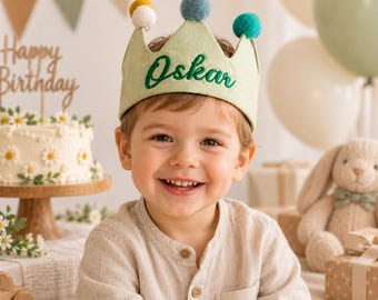 Personalisierte Geburtstagskrone mit Namen | Stoffkrone Kinder mit Pompons | Geburtstagskrone Junge Mädchen | Geschenk Kindergeburtstag