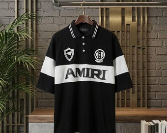 Ispirato alla moda streetwear moderna e pensato per un look elegante da indossare tutti i giorni.