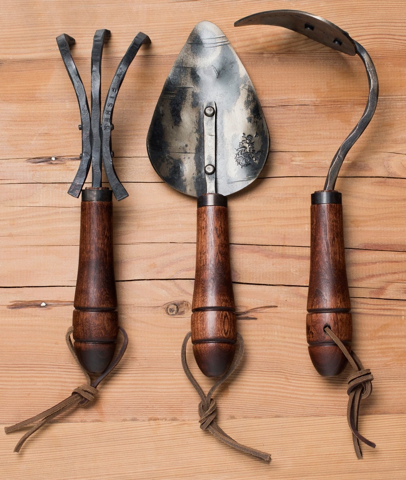 Handcrafted Gardening Tool Gift set with Handturned Walnut Handle image 4