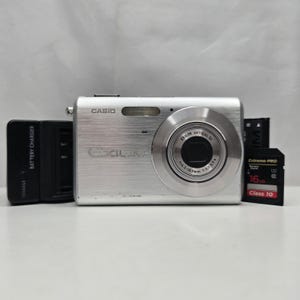 Appareil photo numérique vintage Casio Exilim EX-Z60 | Appareil photo numérique compact rétro au style Y2K, avec chargeur, batterie et carte SD 16 Go | Testé