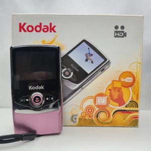 Ny gammal standard Kodak Zi6 rosa HD fickvideokamera, originallåda och komplett kit, fungerande retro år 2000-videokamera, present