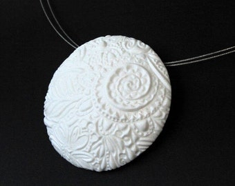 Wihte polymer clay necklace, wedding 3D sublime necklace in white like porcelain, unique polymer clay Art, fimo necklace, ceramic pendant
