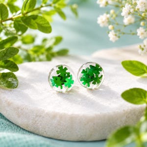 Mini round green cloverleaf stud resin earrings, handmade stainless steel earstud with green glitter shamrock