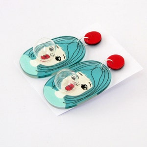 Lustige Kaugummi Blase Mädchengesicht Ohrringe, Frauengesicht türkis rot, ungewöhnliche Bubblegum Ohrhänger Bild 2