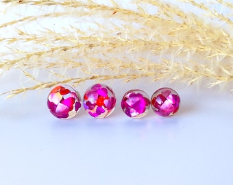 Mini round pink red heart stud resin earrings, handmade stainless steel earstud with glitter hearts