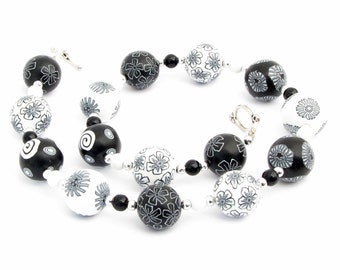 Unique handmade big polymer clay beads in black and white, modern necklace in Statment Colours, big ceramic beads in my own design