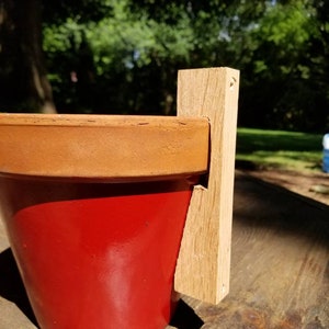 Poplar Wood Terracotta Pot Bracket: 7-10 inch Clay Pot Holder