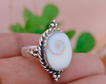 Anel com Concha Natural do Olho de Shiva | Joia Boho Oval em Prata de Lei