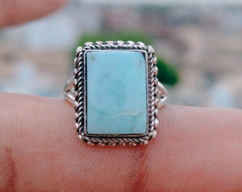 Anel retangular artesanal em larimar | Joia boho de destaque em prata de lei 925