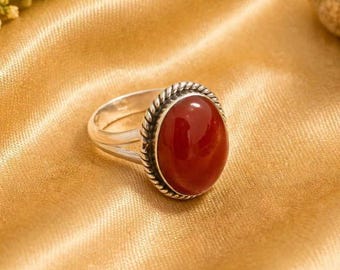 Anel com cabochão oval de cornalina natural | Joia marcante em prata de lei estilo boho