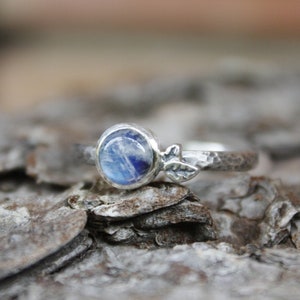 Rainbow Moonstone Stackable Ring, Moonstone Silver Ring, Moonstone Leaf Ring, Sterling Silver Blue Moonstone Ring, Nature Inspired Jewelry