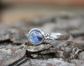 Rainbow Moonstone Stackable Ring, Moonstone Silver Ring, Moonstone Leaf Ring, Sterling Silver Blue Moonstone Ring, Nature Inspired Jewelry