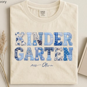 Camiseta personalizada para professora de jardim de infância com estampa floral patchwork, cores confortáveis, tamanhos P a 4XG.