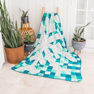 CROCHET PATTERN + VIDEO Quilt-Look Granny Square Blanket Crochet Pattern, Learn to Make Granny Squares with a Video Tutorial Crochet Blanket