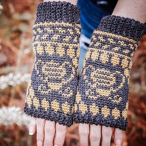 Bee Cutest Crochet Mitten Pattern Instant Download PDF Pattern Video, One Size Crochet Pattern, Winter Fingerless Glove Mitten Accessories image 1