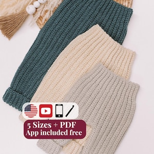 Puede incluir: Tres pantalones de ganchillo acanalados en colores verde azulado, crema y gris claro. Cada par presenta una cintura alta y tobillos con puños. Una superposición rectangular muestra iconos de video, móvil y ganchillo con el texto 5 Sizes + PDF App included free.