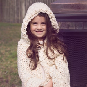CROCHET PATTERN Nordic Winter Crochet Cape Pattern Instant Download. Winter Coat.
