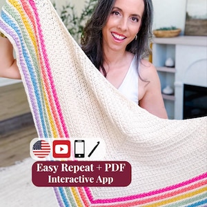 Peut inclure: Une couverture crochetée couleur crème avec une bordure arc-en-ciel vibrante composée de rayures roses, jaunes, vertes et bleues. L'image contient des icônes de drapeau américain, bouton YouTube, téléphone et crochet, avec le texte Easy Repeat + PDF Interactive App.