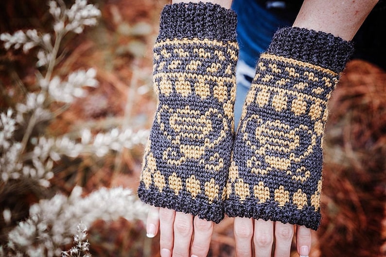 Bee Cutest Crochet Mitten Pattern Instant Download PDF Pattern Video, One Size Crochet Pattern, Winter Fingerless Glove Mitten Accessories image 1