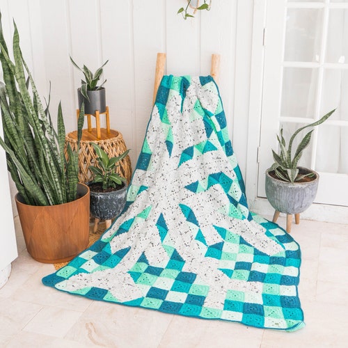 Quilt Look Granny Square Blanket Crochet Pattern, Beginner Granny Squares, Video Tutorial