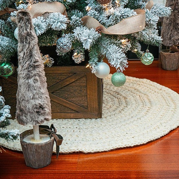 Wreath Tree Skirt Crochet Pattern Instant Download PDF Pattern, Home Decor, Holiday Crochet Decor Pattern, Christmas Home Decor