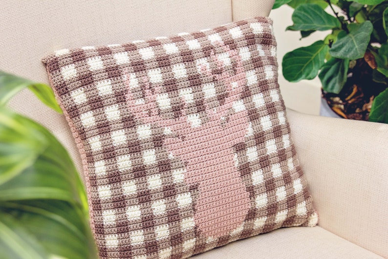 Farmhouse Plaid Deer Pillow Cover Christmas Decor, Instant Download PDF Pattern, Includes Chart, Holiday Decor Crochet Pattern image 1