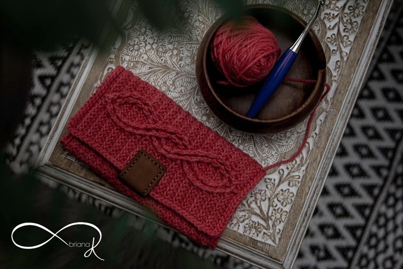 Aisling Infinity Crochet Clutch Purse, An exciting and innovative easy way to create stunning crochet cables Women's Accessory imagen 6