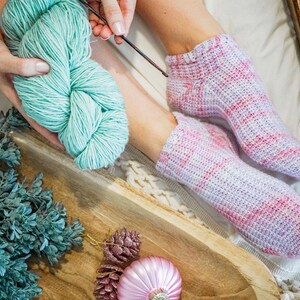 Simple & Best Crochet Sock Pattern, Instant Download, Easy to follow crochet pattern with video, footwear fashion, beginner crochet pattern imagen 3